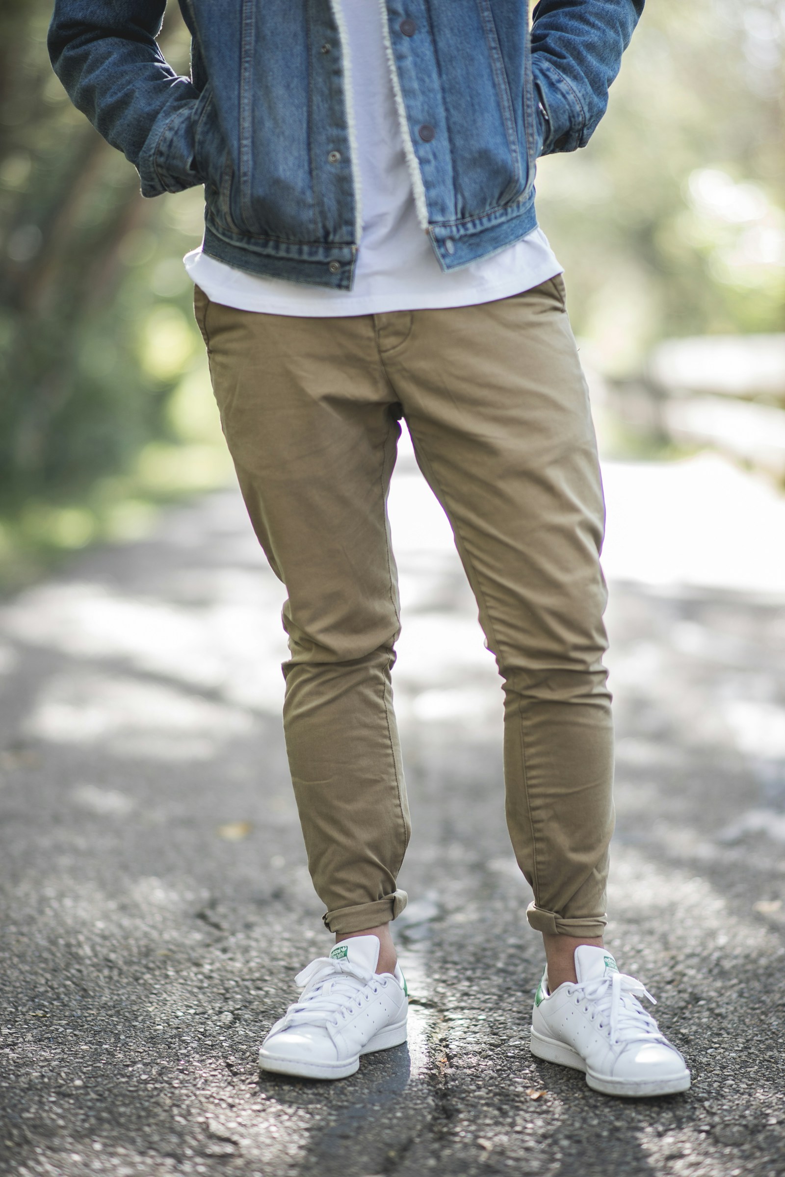 Tailored neutral trousers with a comfortable straight silhouette